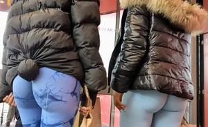 Two in one blue scrunched leggings ass caught second time OC