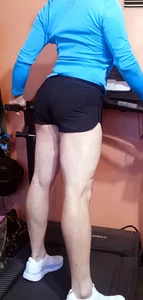 Sexy MILF in tiny workout shorts