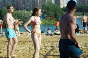 Cute Skinny Teen in Swimsuit Beach Candid Gallery