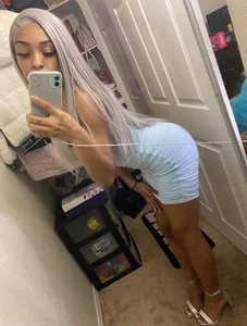 Hot girl's selfies