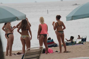 Florida beach and bikini girls