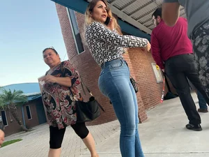 Hot MILF ass in jeans online to vote, think she noticed