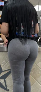 Beautiful bubble ass Latina in leggings. OC