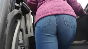 Nice ass up close in tight jeans
