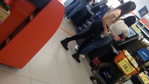 Blonde PAWG in tight jeans (OC)