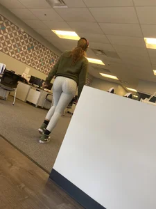 Ebony worker in leggings