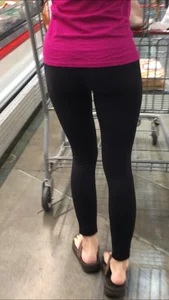Skinny brunette shopping in leggings (VPL)