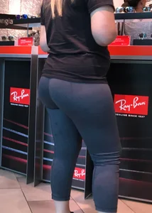PAWG at the mall in tight grey leggings