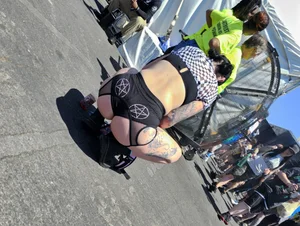Goth cheeks at music festival    [MEGAPOST]