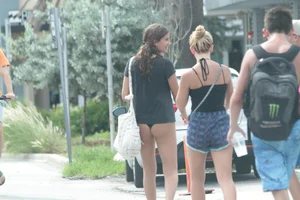 Deerfield Beach girls in bikinis