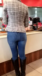 Latina Milf in tight jeans