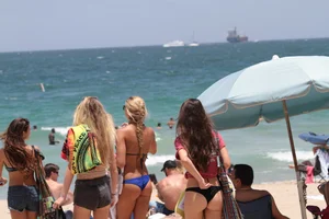 Sexy Florida beach bikini girls