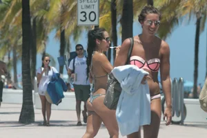 Another gallery of sexy Deerfield Beach girls in bikinis