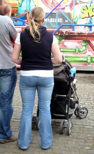 Stocky girls in tight blue jeans street market creepshots
