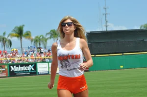 Candid sexy Hooters girls in their uniforms