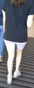 VPL! Cute teen ass in short leggings at mall