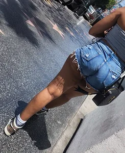 Ebony jean shorts exploding