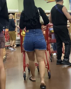 Short sexy latina milf