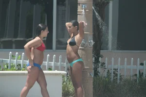 Even more hot and sexy bikini babes in Florida