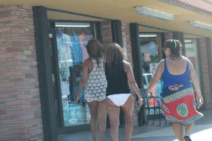 Florida beach and bikini girls