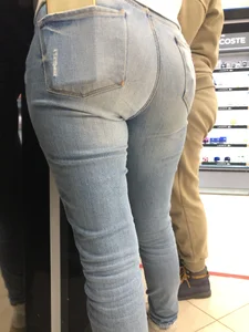Juicy Milf’s Butt in Tight Blue Jeans at the Store Creepshots Gallery