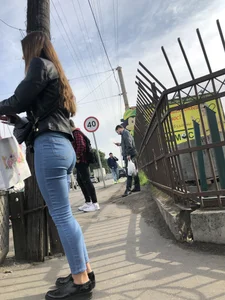 Girl with Big Booty in Tight Jeans Street Candids