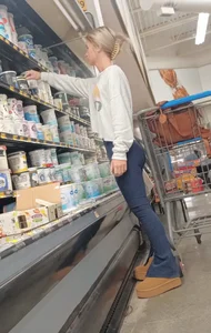 What a cute little tight ass! (Blonde in leggings)