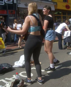 Guitar playing blonde babe with a nice ass and vtl in tight leggings