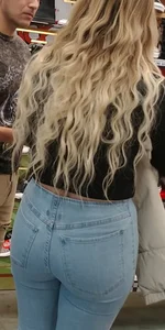 Blue Jeans Blonde