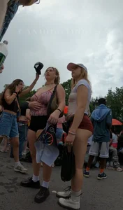 Fat butt white girl in short shorts (not oc)