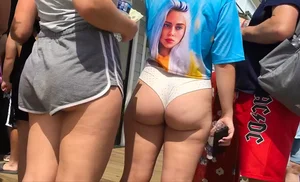 BEAUTIFUL AND SEXY ASS (NOT OC)