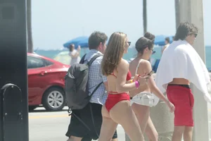 Deerfield Beach girls in bikinis