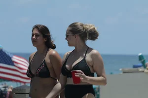 Florida beach and bikini girls