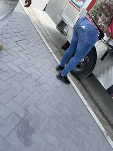 Again this thick milf at job site