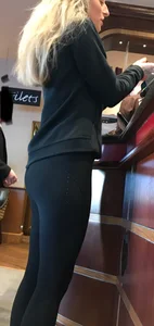 Blonde babe with a nice ass getting lunch in leggings and jeans
