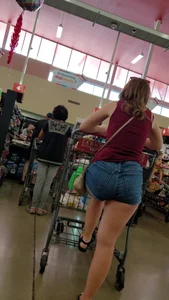 Sexy Mid Day Milf at the Market