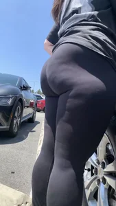Chubby Hockey Geek, nice BUTT n THIGHS
