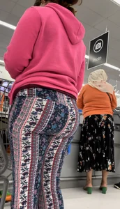 Crazy Thick Pawg Milf Flare Legging Bubble butt