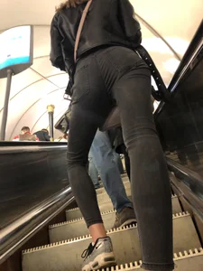 Girl in Leather Jacket and Skinny Jeans Subway Creepshots