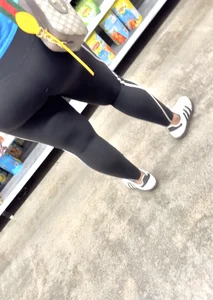 Short Phat ASS Latina MILF (Possibly BBL) (OC)