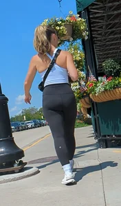 Fit Milf In Leggings