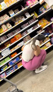 Love a good Latina MILF  (Pink Leggings)
