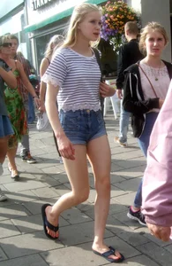 Various sexy teens in little shorts