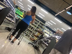 Grocery store tattooed babe in tight leggings