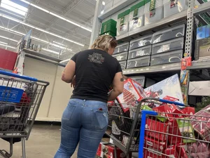 Big booty biker chick!