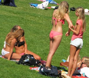Bikini girls