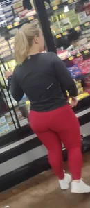 Latina milf w fat ass, in red leggings