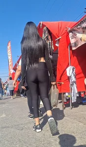 Petite Latina with sexy figure and cute face in black leggings [oc]