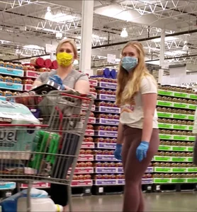 Chunky ass blonde shopping w/mom