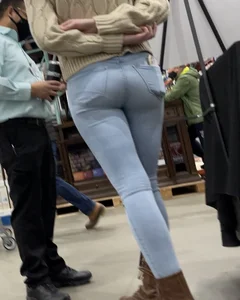 Hot girl at Costco in skin tight jeans with a great ass